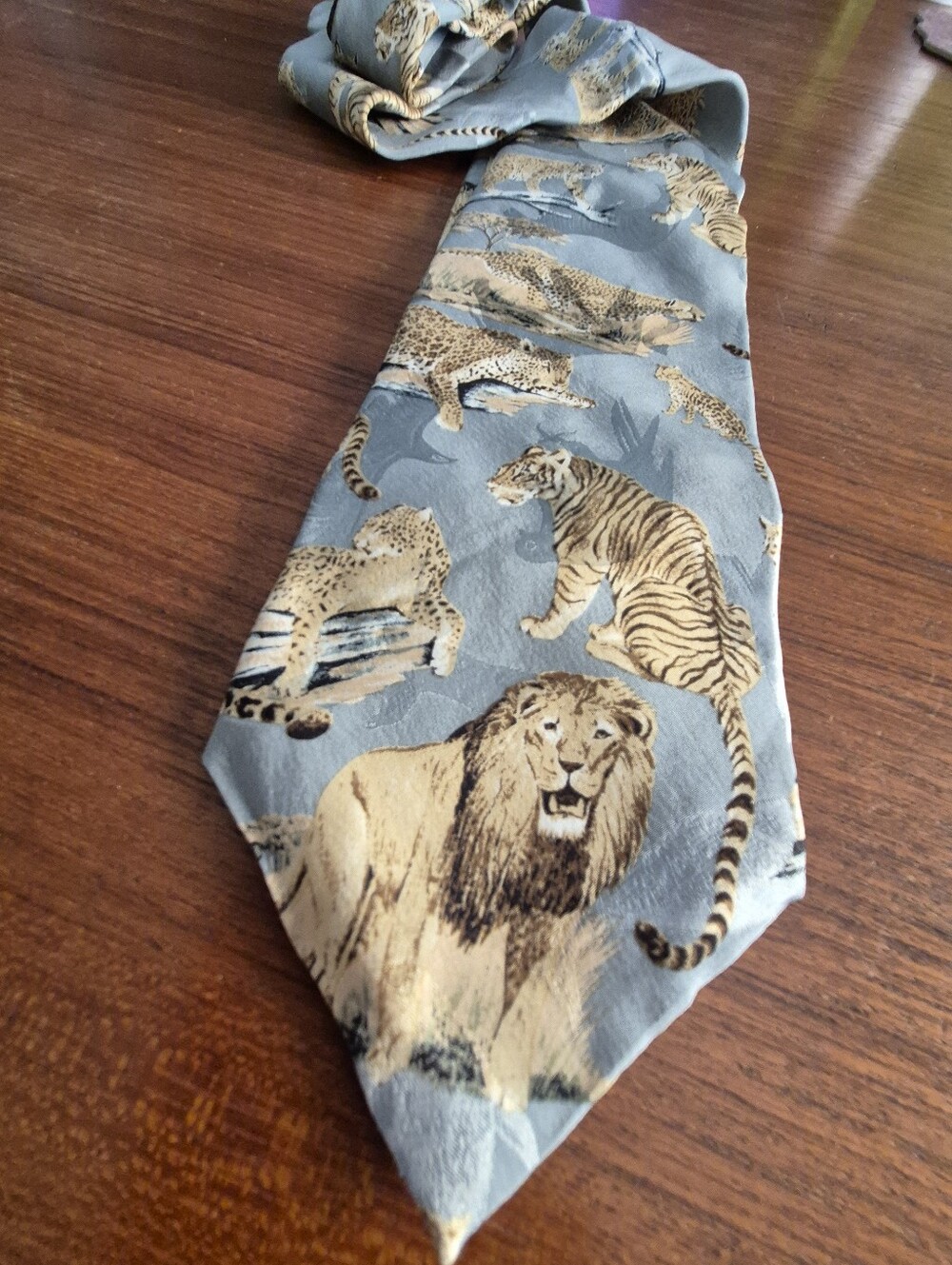 Vintage Wembley Tiger And Leopard Cat Silk Tie